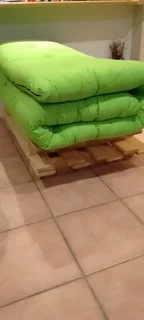 Futon beds 3/4 Extra Length Green &amp; Red