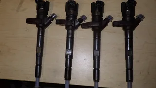 Hyundai H1 D4CB Bosh Injectors
