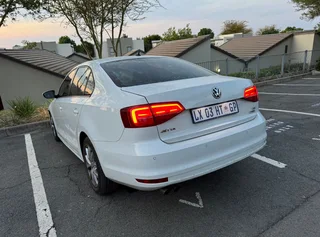 2017 Volkswagen Jetta Sedan 1.4tsi dsg Automatic 0827554433