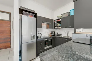 2bed 2bath apartment  for rent in Bryanston R15,000p.m To view 0827554433