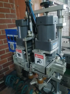 Semi-automatic bottle cap machine 9868