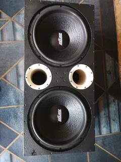 2 x 15 inch Targa streets with box
