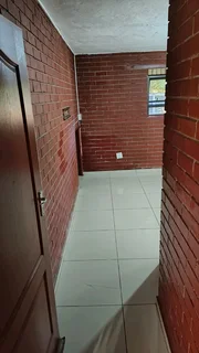 Bachelor Outbuilding Available in Hayfields, Pmb