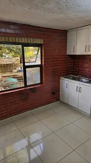 Bachelor Outbuilding Available in Hayfields, Pmb