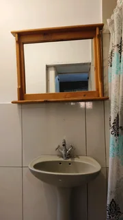 Bachelor Outbuilding Available in Hayfields, Pmb