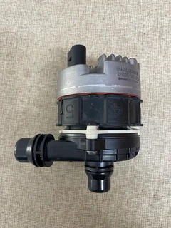 Mercedes Benz auxiliary water pump