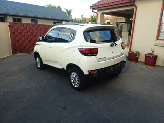 2016 Mahindra KUV 100 Hatchback