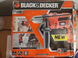 Black &amp; Decker 710W Variable speed Hammer Drill