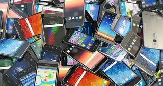 We buy broken or locked iphones any 12 13 14 15 pro or max 0745082607 we buy laptops computers xbox