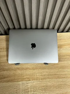 MacBook Air M1 (13 inch)