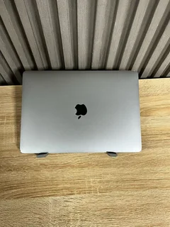 MacBook Air M1 chip (13 inch)