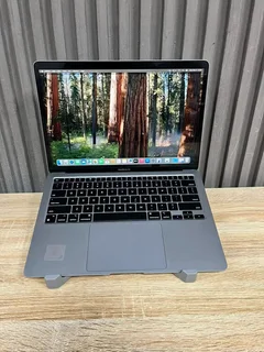 MacBook Air M1 chip (13 inch)