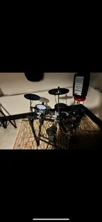 Nux DM 210 Drumkit &amp; Phonic Roadgear 260 PA System