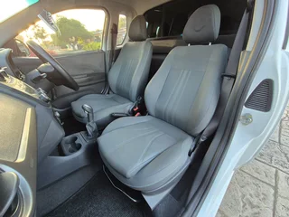 2014 Chevrolet Utility 1.8i Club Manual (193 000km)