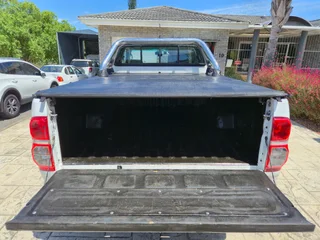 2015 Toyota Hilux 2.5 D-4D Extended Cab Manual (256 000km)