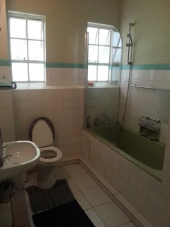 2 Room&#39;s Available –  3 bedroom/ 2 bathroom Accommodation - Uncapped Fibre Internet