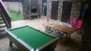 TO RENT, PET FRIENDLY 2 BED APARTMENT ON THE RIVER