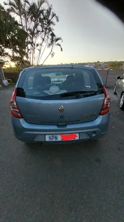 2010 Renault Sandero - R50,000