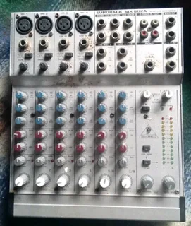 Behringer Eurorack MX 802a mixer