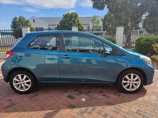 2012 Toyota Yaris Hatchback