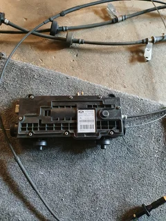 Used LR072318 - Handbrake Actuator / Electronic Handbrake Module.