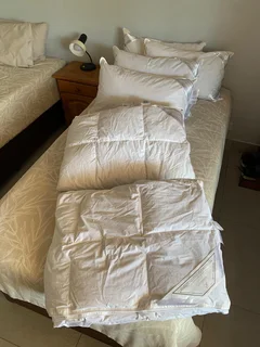 High quality Makoti single duvets and pillows