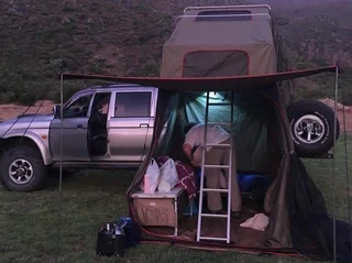 HowlingMoon Stargazer tourer 1.4 rooftop tent and annex.