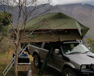 HowlingMoon Stargazer tourer 1.4 rooftop tent and annex.