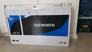 32&#34; Hisense and 40&#34; Skyworth TV (BROKEN FOR PARTS)