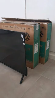 32&#34; Hisense and 40&#34; Skyworth TV (BROKEN FOR PARTS)