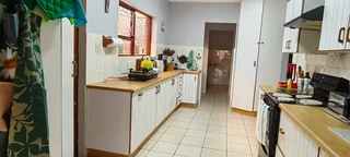 CLOSE BEACH HOLIDAY HOUSE