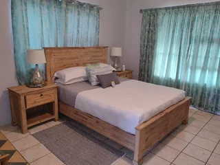 ENTIRE 4BED SELFCATERING CLOSE BEACH HOUSE