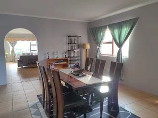 ENTIRE 4BED SELFCATERING CLOSE BEACH HOUSE