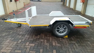 2001 Venter flatbed with ramp and towbar