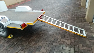 2001 Venter flatbed with ramp and towbar