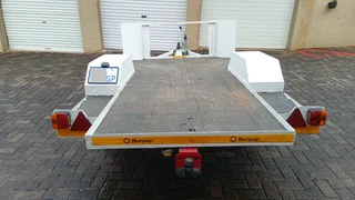 2001 Venter flatbed with ramp and towbar
