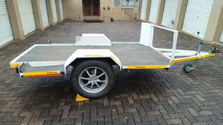 2001 Venter flatbed with ramp and towbar