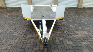 2001 Venter flatbed with ramp and towbar