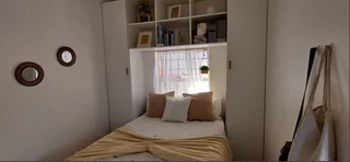 1 x super neat bachelor&#39;s flat to rent.