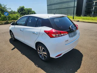 Toyota yaris 1.5 xs cvt automatic