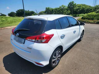 Toyota yaris 1.5 xs cvt automatic