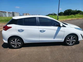 Toyota yaris 1.5 xs cvt automatic