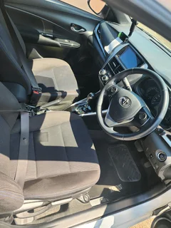 Toyota yaris 1.5 xs cvt automatic