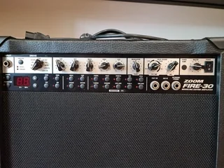 AMAZING ZOOM fire 30 vintage amplifier (35 watt). Good condition. Bargain at R4000