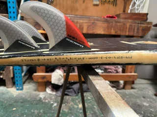 Firewire Tomohawk Surfboard 5&#39;10 With Fins