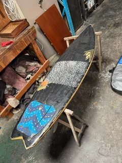 Firewire Tomohawk Surfboard 5&#39;10 With Fins