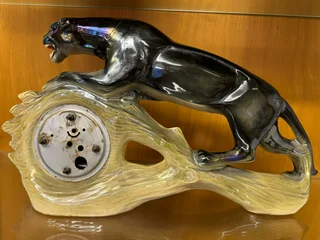 Porcelain Jaquar Clock (Repair work)