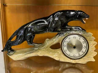 Porcelain Jaquar Clock (Repair work)