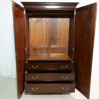 Georgian Mahogany 2-Door Wardrobe