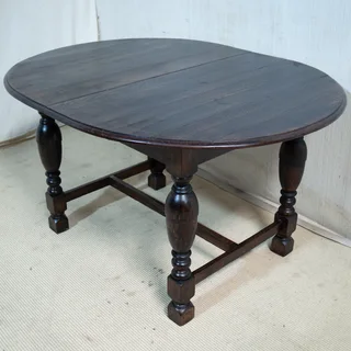 Oval Antique Oak Stained 4/6 - Seater Table